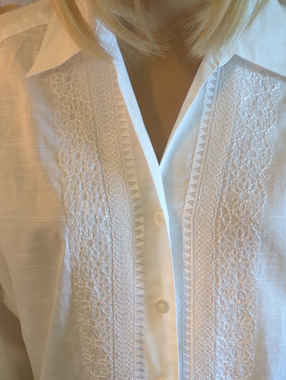 White Women Embroidered Button-Up Blouse, Size 10.